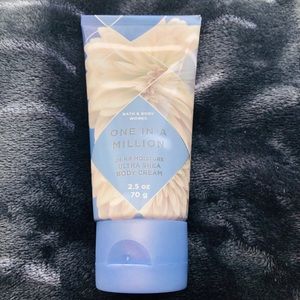 NEW!!Bath And Body Works Body Cream
